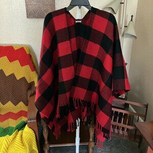 Women’s One Size Abercrombie & Fitch Red and Black Plaid Fringed Cape